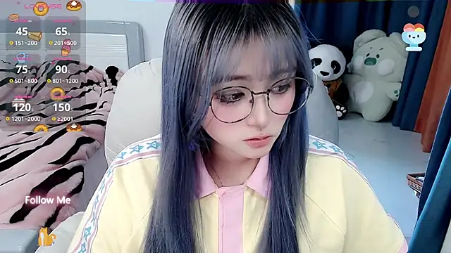 Snapshot of Sweet-18wanwan chatting on 01-15-25, 05:05 Sweet-18wanwan online show from 01-15-25, 05:05