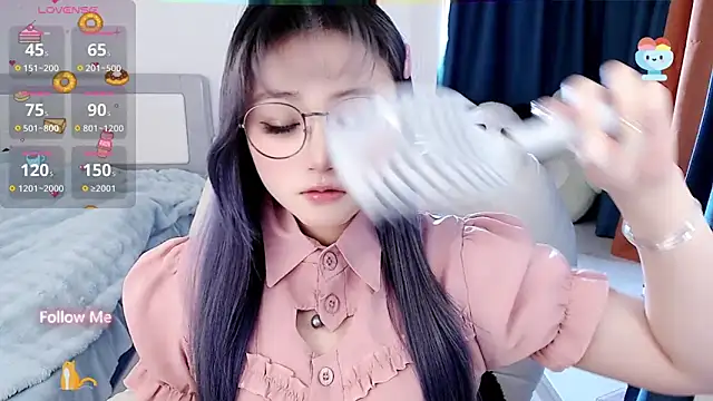 Snapshot of Sweet-18wanwan chatting on 03-13-25, 08:54 Sweet-18wanwan online show from 03-13-25, 08:54