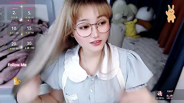 Snapshot of Sweet-18wanwan chatting on 10-28-25, 03:14 Sweet-18wanwan online show from 10-28-25, 03:14