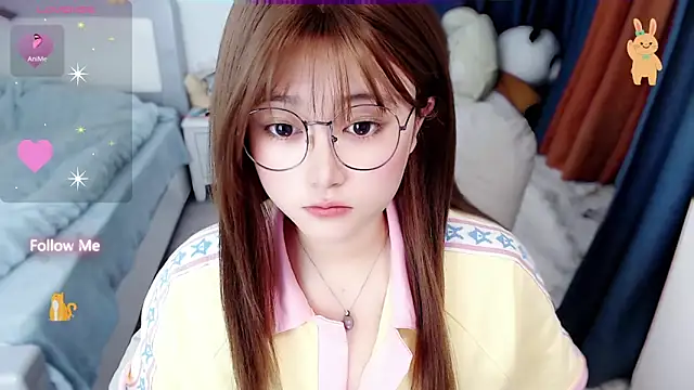 Snapshot of Sweet-18wanwan chatting on 12-19-25, 03:30 Sweet-18wanwan online show from 12-19-25, 03:30