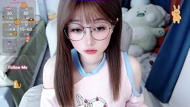 Snapshot of Sweet-18wanwan chatting on 05-08-26, 12:49 Sweet-18wanwan online show from 05-08-26, 12:49