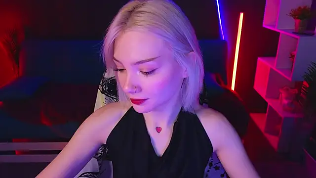 Snapshot of SandraBoyl chatting on 01-29-25, 01:16 SandraBoyl online show from 01-29-25, 01:16