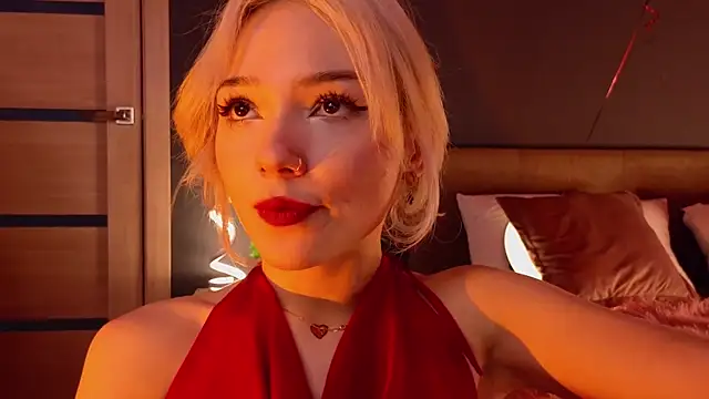 Snapshot of SandraBoyl chatting on 03-07-25, 04:13 SandraBoyl online show from 03-07-25, 04:13