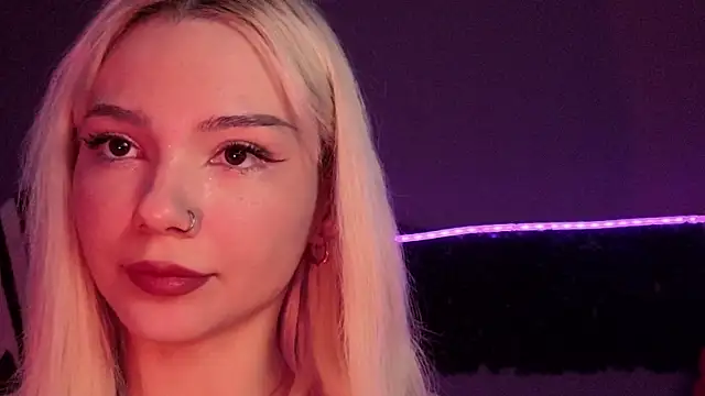 Snapshot of SandraBoyl chatting on 11-21-25, 09:19 SandraBoyl online show from 11-21-25, 09:19