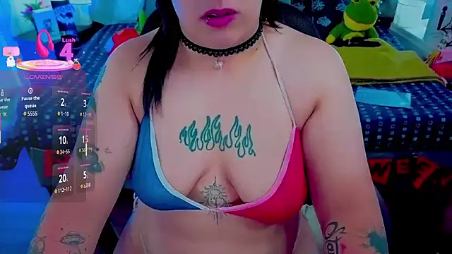 Snapshot of NatalieHarris chatting on 10-31-25, 06:42 NatalieHarris online show from 10-31-25, 06:42