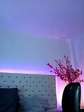 Snapshot of Elektra_Queen chatting on 02-19-25, 04:44 Elektra Queen online show from 02-19-25, 04:44