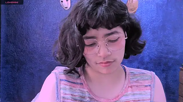 Snapshot of NinaYellow chatting on 01-22-25, 02:56 NinaYellow online show from 01-22-25, 02:56