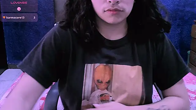 Snapshot of NinaYellow chatting on 10-22-25, 03:56 NinaYellow online show from 10-22-25, 03:56