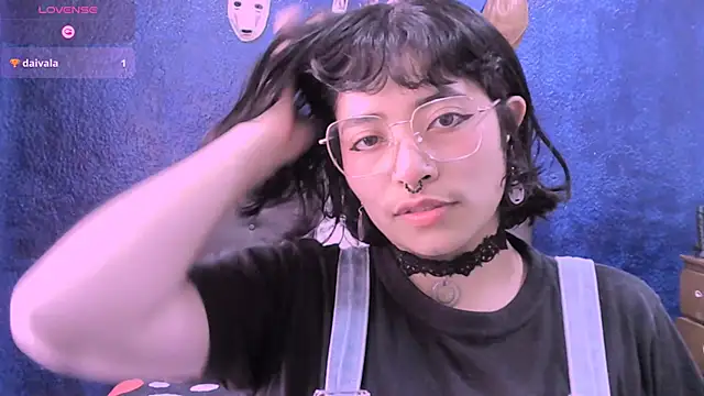 Snapshot of NinaYellow chatting on 11-12-25, 02:06 NinaYellow online show from 11-12-25, 02:06