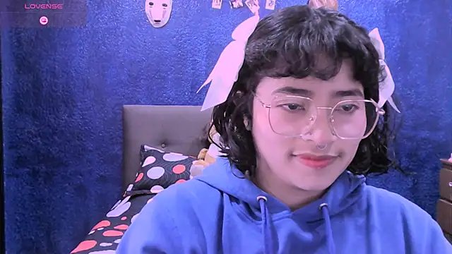 Snapshot of NinaYellow chatting on 11-21-25, 01:10 NinaYellow online show from 11-21-25, 01:10