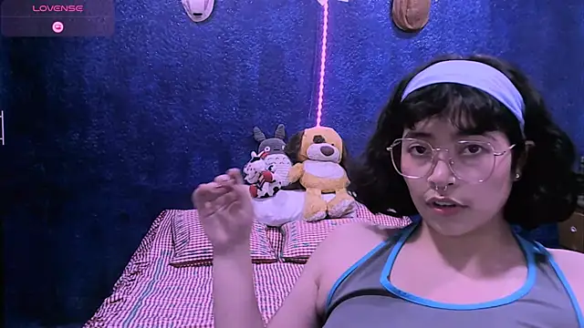 Snapshot of NinaYellow chatting on 01-06-26, 10:01 NinaYellow online show from 01-06-26, 10:01