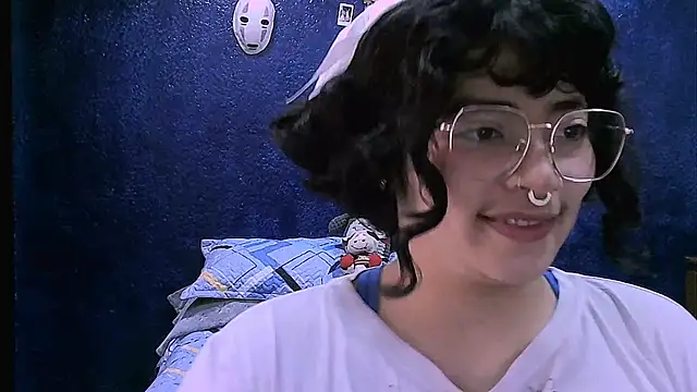 Snapshot of NinaYellow chatting on 02-11-26, 12:43 NinaYellow online show from 02-11-26, 12:43