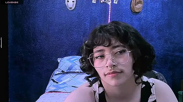 Snapshot of NinaYellow chatting on 03-02-26, 01:51 NinaYellow online show from 03-02-26, 01:51