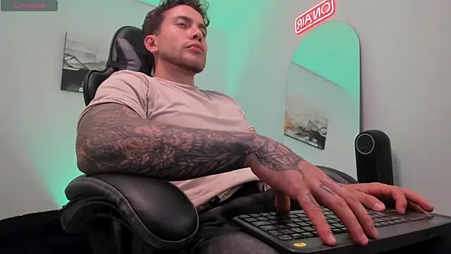 LucianSinclair online show from 03-01-25, 01:11