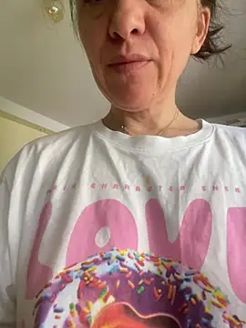 Snapshot of emillyjames chatting on 07-21-26, 10:06 emillyjames online show from 07-21-26, 10:06