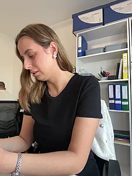 Hii Lolla online show from 04-29-26, 05:44