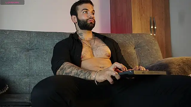 Snapshot of MarkHazze chatting on 10-30-25, 09:04 MarkHazze online show from 10-30-25, 09:04