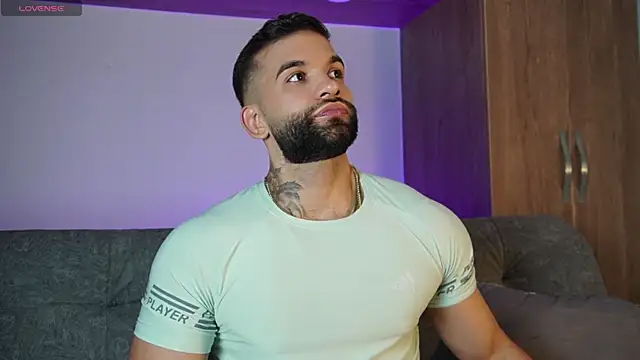 Snapshot of MarkHazze chatting on 11-04-25, 09:58 MarkHazze online show from 11-04-25, 09:58