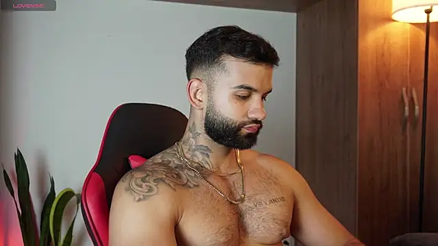 Snapshot of MarkHazze chatting on 11-06-25, 09:15 MarkHazze online show from 11-06-25, 09:15