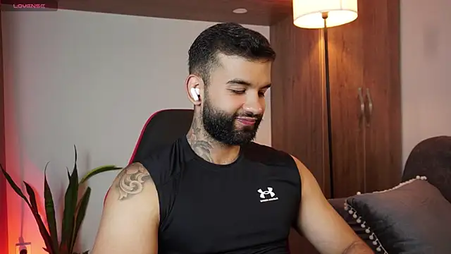 Snapshot of MarkHazze chatting on 11-11-25, 09:48 MarkHazze online show from 11-11-25, 09:48