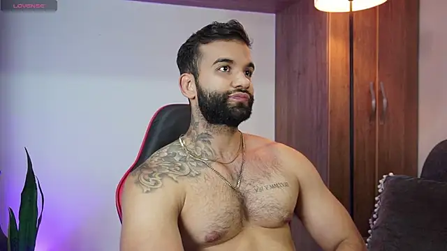 Snapshot of MarkHazze chatting on 11-20-25, 11:04 MarkHazze online show from 11-20-25, 11:04