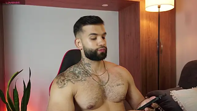 Snapshot of MarkHazze chatting on 11-24-25, 12:10 MarkHazze online show from 11-24-25, 12:10