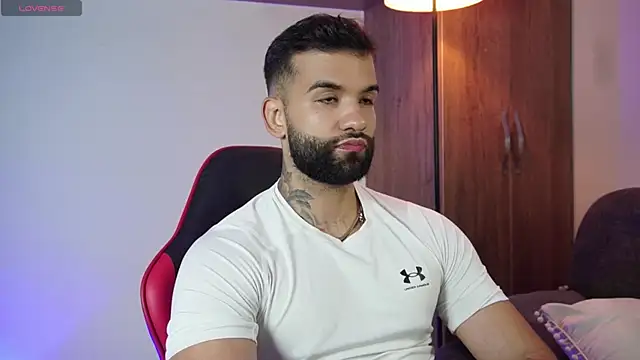 Snapshot of MarkHazze chatting on 11-24-25, 11:59 MarkHazze online show from 11-24-25, 11:59