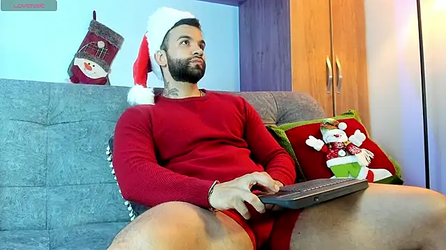 Snapshot of MarkHazze chatting on 12-14-25, 10:47 MarkHazze online show from 12-14-25, 10:47