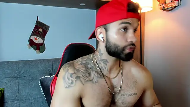 Snapshot of MarkHazze chatting on 12-15-25, 10:58 MarkHazze online show from 12-15-25, 10:58