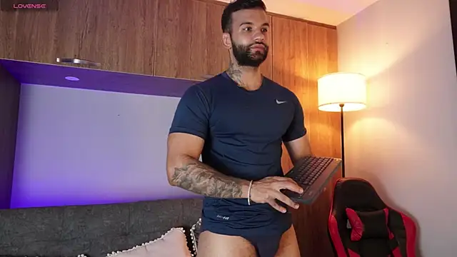 Snapshot of MarkHazze chatting on 01-06-26, 11:18 MarkHazze online show from 01-06-26, 11:18