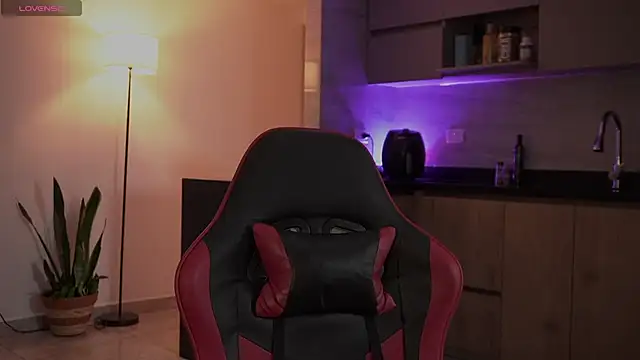 Snapshot of MarkHazze chatting on 02-04-26, 11:42 MarkHazze online show from 02-04-26, 11:42