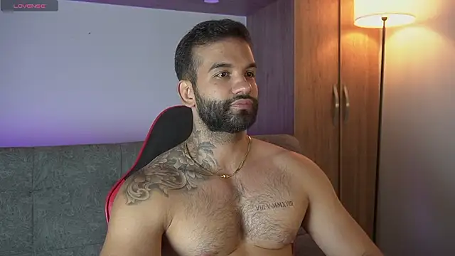 Snapshot of MarkHazze chatting on 02-14-26, 12:07 MarkHazze online show from 02-14-26, 12:07