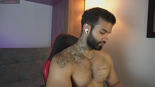 Snapshot of MarkHazze chatting on 03-10-26, 11:43 MarkHazze online show from 03-10-26, 11:43