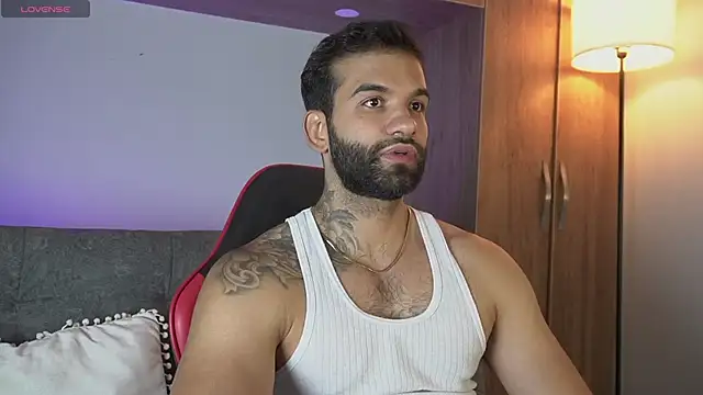 Snapshot of MarkHazze chatting on 03-12-26, 12:06 MarkHazze online show from 03-12-26, 12:06