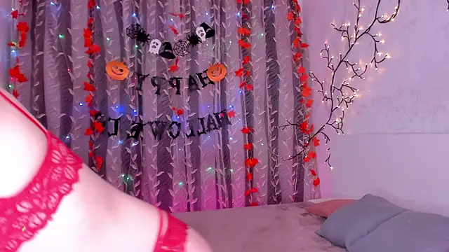 Snapshot of space_cowgirl chatting on 11-18-25, 10:20 space cowgirl online show from 11-18-25, 10:20