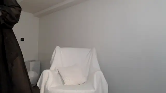 Lily 0000 online show from 02-11-25, 11:43