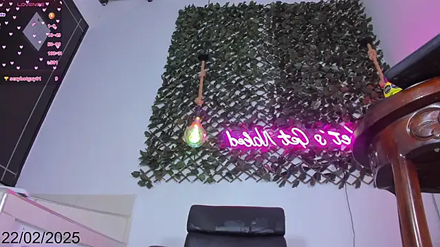 Snapshot of Brianna_Stars chatting on 02-22-25, 11:35 Brianna Stars online show from 02-22-25, 11:35