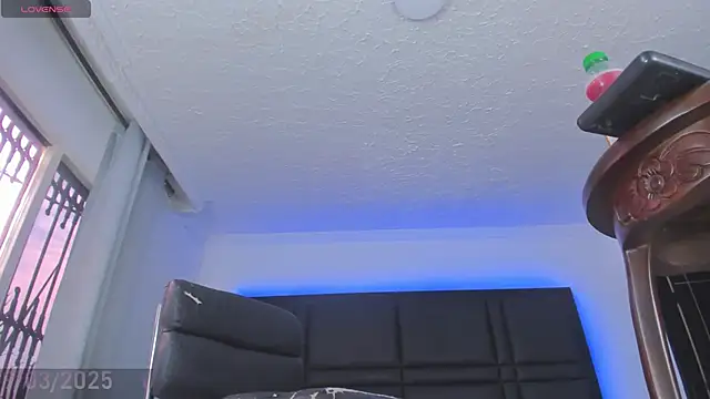 Snapshot of Brianna_Stars chatting on 03-09-25, 02:43 Brianna Stars online show from 03-09-25, 02:43