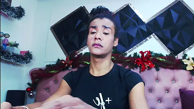 Snapshot of andrea_safeira_doll chatting on 12-14-25, 01:44 andrea safeira doll online show from 12-14-25, 01:44