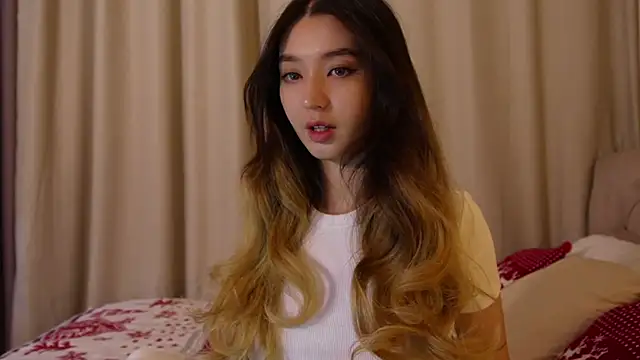 Snapshot of Sarasuo1 chatting on 12-26-24, 12:38 Sarasuo1 online show from 12-26-24, 12:38