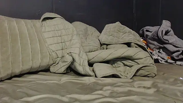 Snapshot of Dogz_n_daugthers chatting on 01-20-25, 09:11 Dogz n daugthers online show from 01-20-25, 09:11