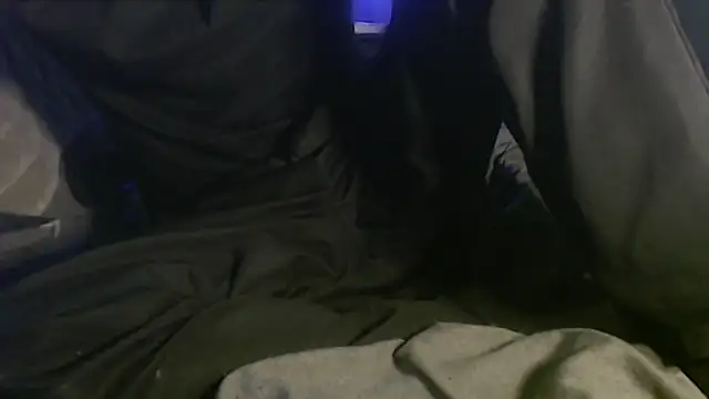 Snapshot of Dogz_n_daugthers chatting on 02-04-25, 10:00 Dogz n daugthers online show from 02-04-25, 10:00