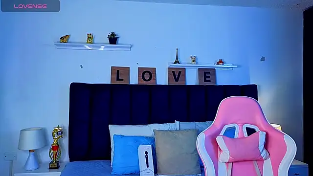 Issac james  online show from 04-19-26, 03:17