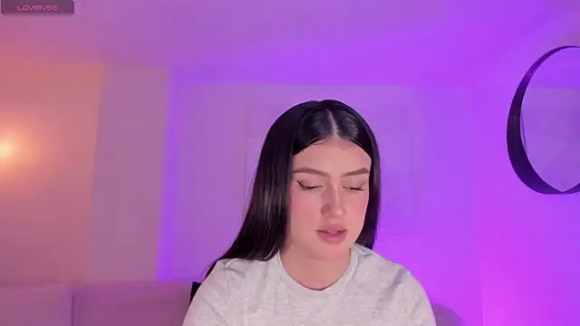 PaulinaSantos  online show from 11-06-25, 07:59