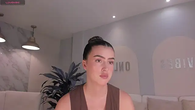 PaulinaSantos  online show from 03-15-26, 04:57