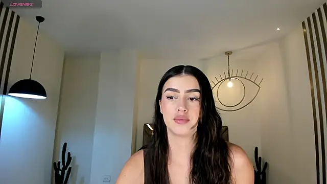 PaulinaSantos  online show from 05-02-26, 07:41