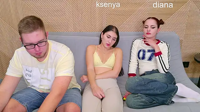 Snapshot of Ksenny chatting on 09-15-25, 12:27 Ksenny online show from 09-15-25, 12:27