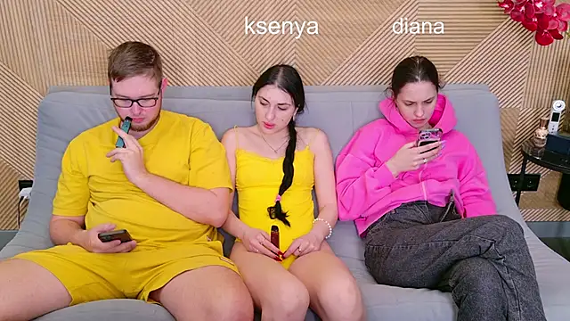 Ksenny online show from 04-30-26, 05:25