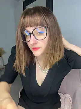 Snapshot of victoirenextdoor chatting on 11-16-25, 05:40 victoirenextdoor online show from 11-16-25, 05:40