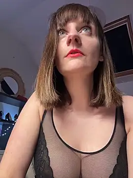 Snapshot of victoirenextdoor chatting on 12-17-25, 07:42 victoirenextdoor online show from 12-17-25, 07:42